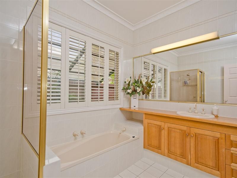 23 Montserrat Court, Clear Island Waters QLD 4226