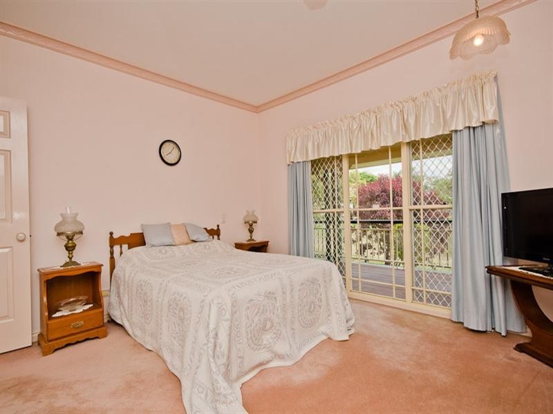 23 Montserrat Court, Clear Island Waters QLD 4226