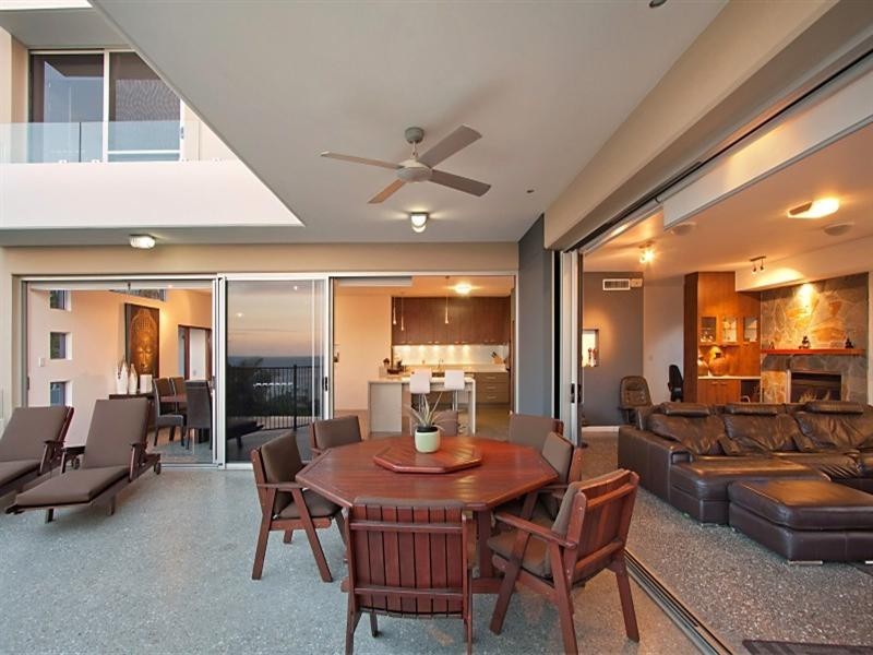 37 West Street, Burleigh Heads QLD 4220