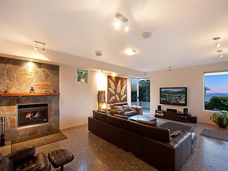 37 West Street, Burleigh Heads QLD 4220