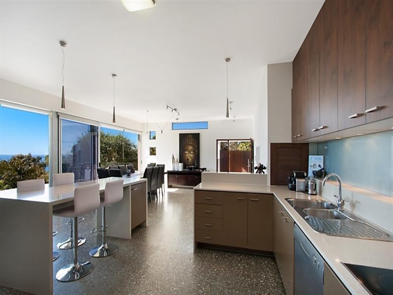 37 West Street, Burleigh Heads QLD 4220