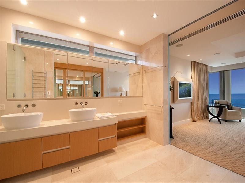 2/203 Hedges Avenue, Mermaid Beach QLD 4218