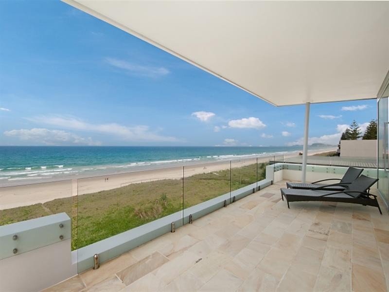 2/203 Hedges Avenue, Mermaid Beach QLD 4218