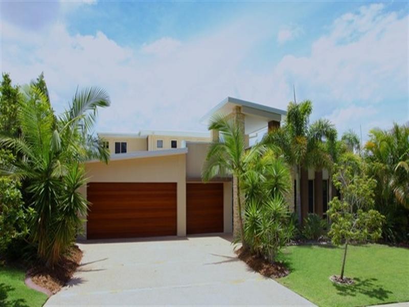 1021 Lakeview Terrace, Benowa QLD 4217