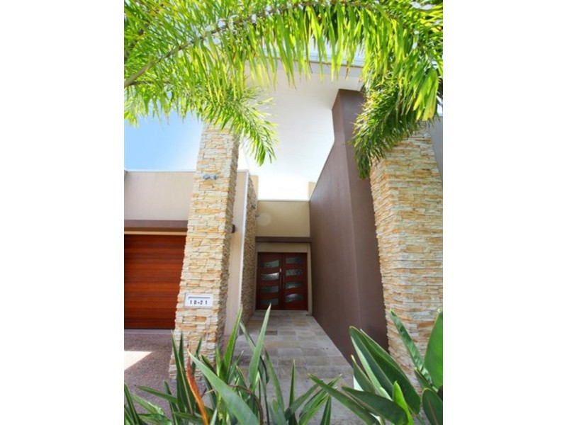 1021 Lakeview Terrace, Benowa QLD 4217