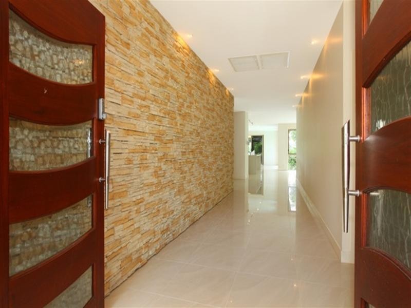 1021 Lakeview Terrace, Benowa QLD 4217