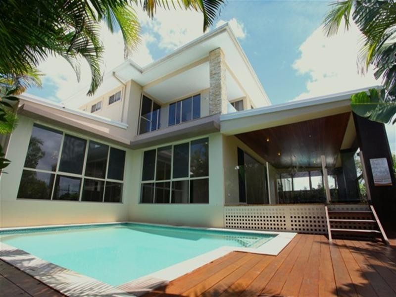 1021 Lakeview Terrace, Benowa QLD 4217