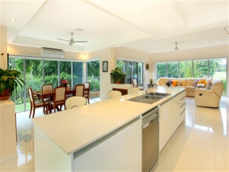 52 Lakelands Drive, Merrimac QLD 4226