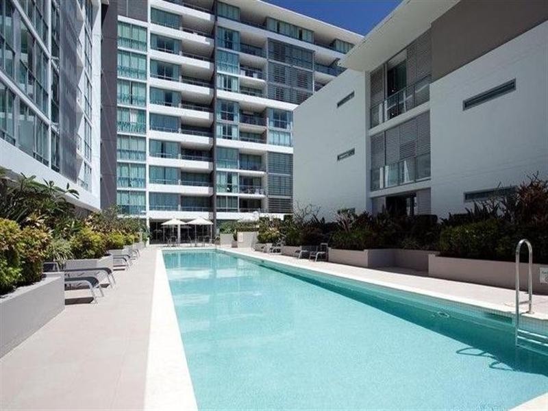 10 ‘Freshwater Point’ 33 T E Peters Drive, Broadbeach QLD 4218