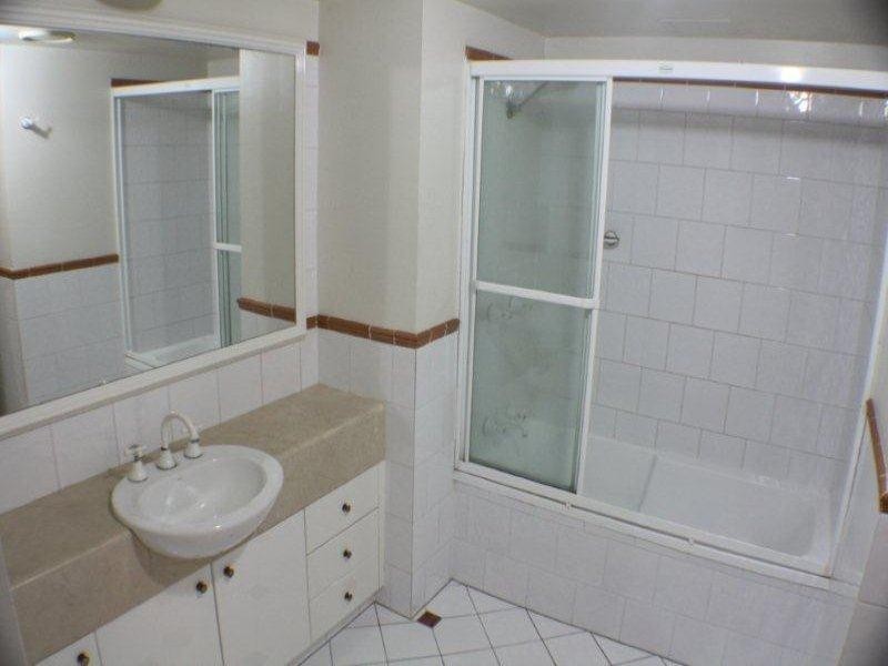 9/7 Elkhorn Avenue, Surfers Paradise QLD 4217