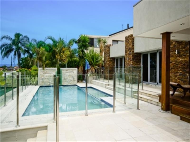 14 Bombala Street, Broadbeach Waters QLD 4218