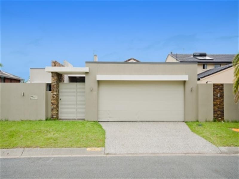 14 Bombala Street, Broadbeach Waters QLD 4218