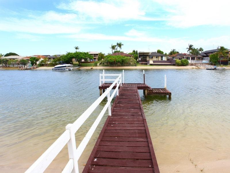 13 Gretel Drive, Mermaid Waters QLD 4218