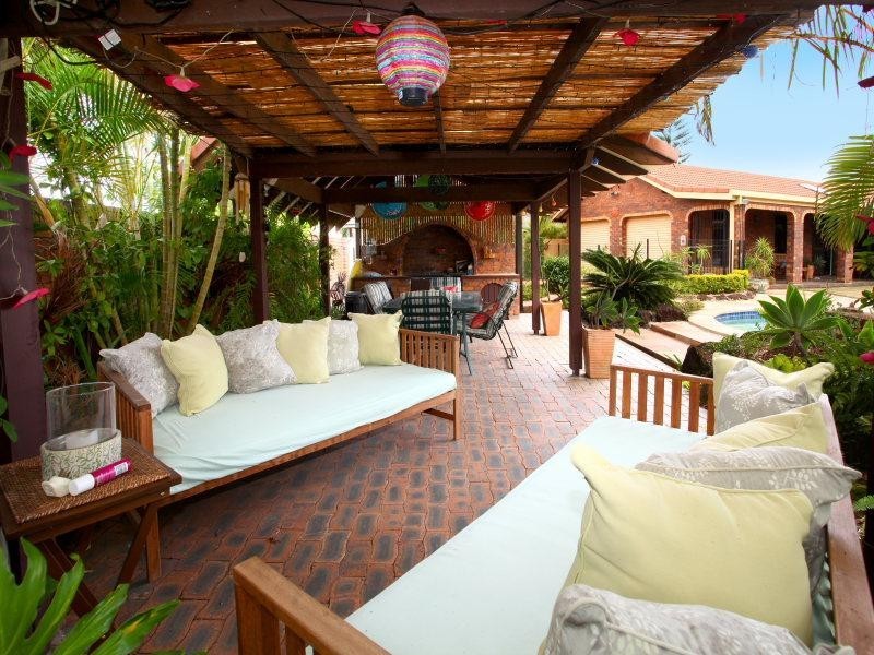 13 Gretel Drive, Mermaid Waters QLD 4218