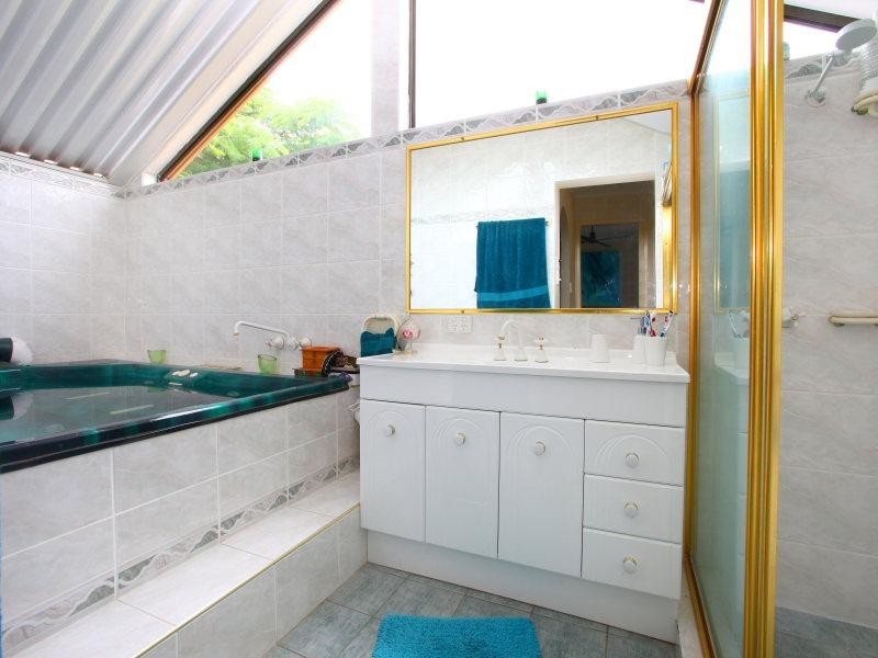 13 Gretel Drive, Mermaid Waters QLD 4218