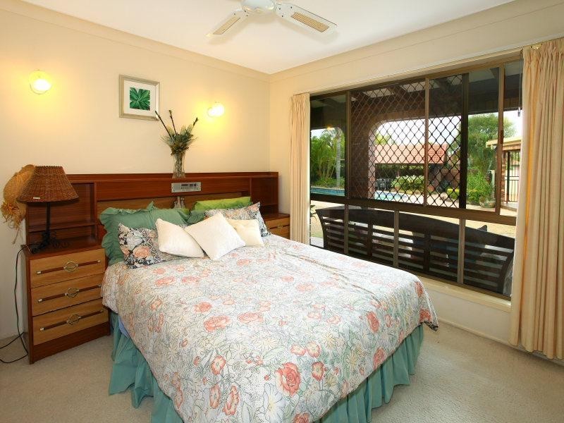 13 Gretel Drive, Mermaid Waters QLD 4218