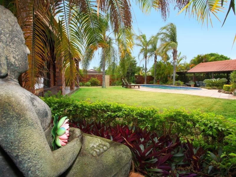 13 Gretel Drive, Mermaid Waters QLD 4218