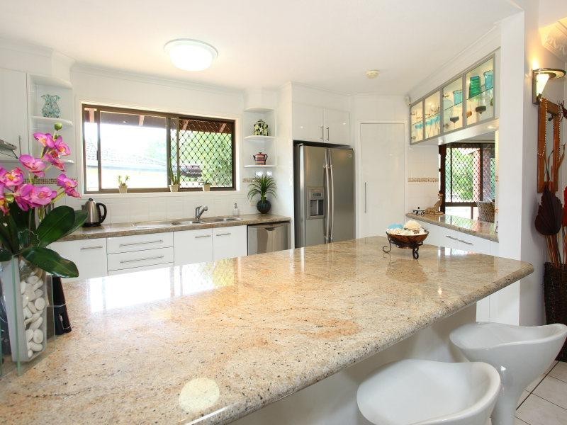 13 Gretel Drive, Mermaid Waters QLD 4218