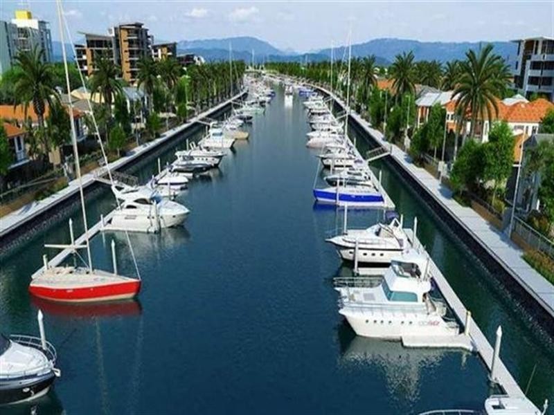 65 Sickle Avenue, Hope Island QLD 4212