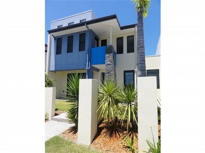 65 Sickle Avenue, Hope Island QLD 4212