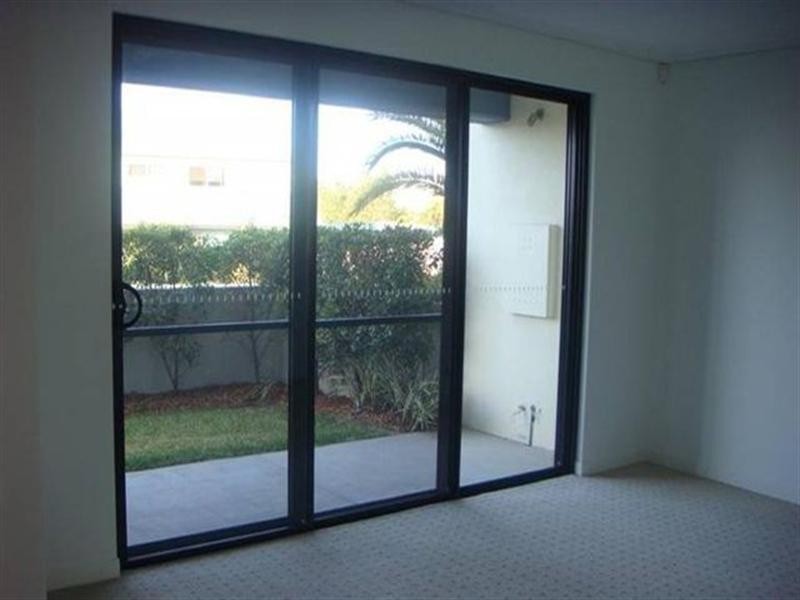 65 Sickle Avenue, Hope Island QLD 4212