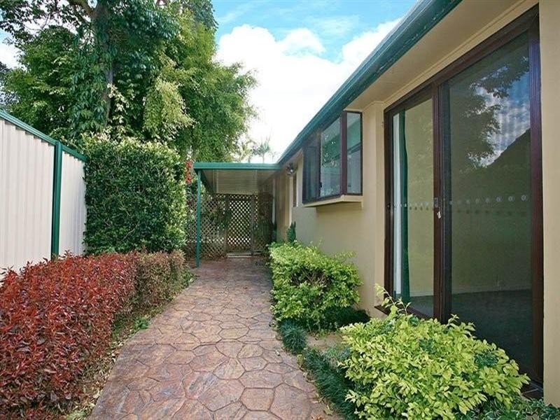 15 Ensenada Court, Broadbeach Waters QLD 4218