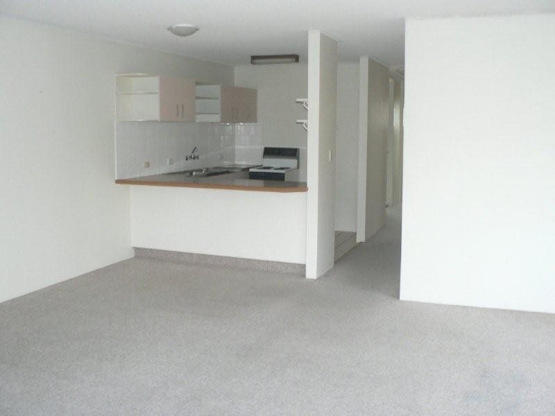 12/19 Armrick Avenue, Broadbeach QLD 4218