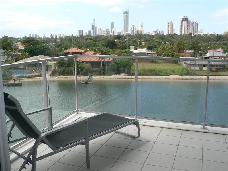2308 Freshwater Point, Broadbeach QLD 4218