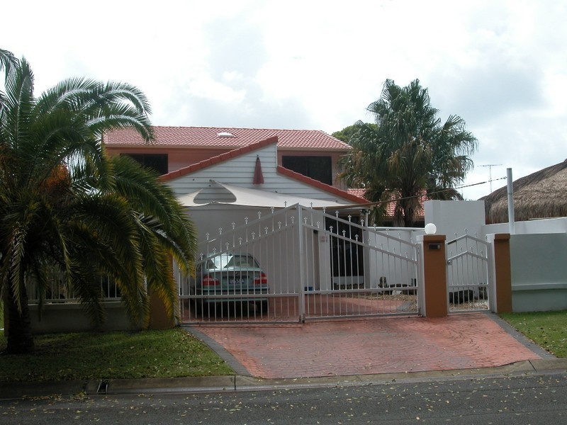 26 Cypress Drive, Broadbeach Waters QLD 4218