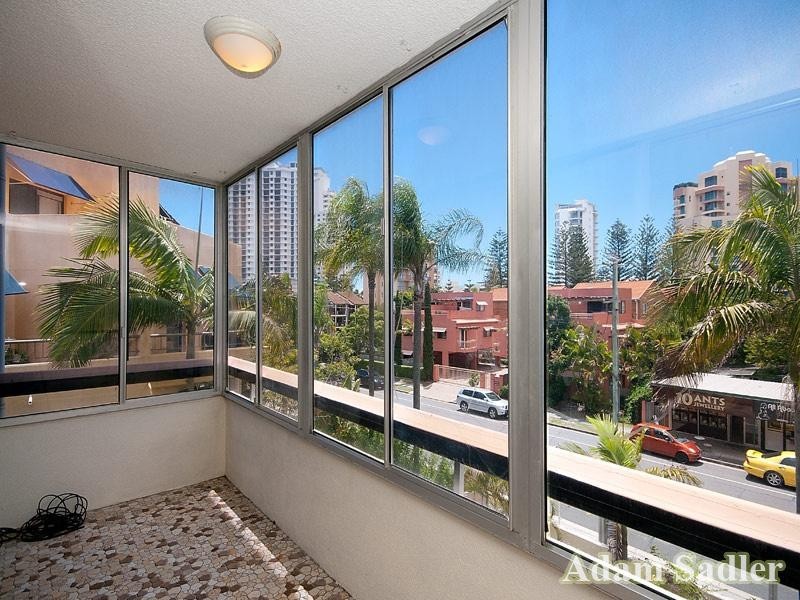 12 Linden Court, 21 Armrick Avenue, Broadbeach QLD 4218