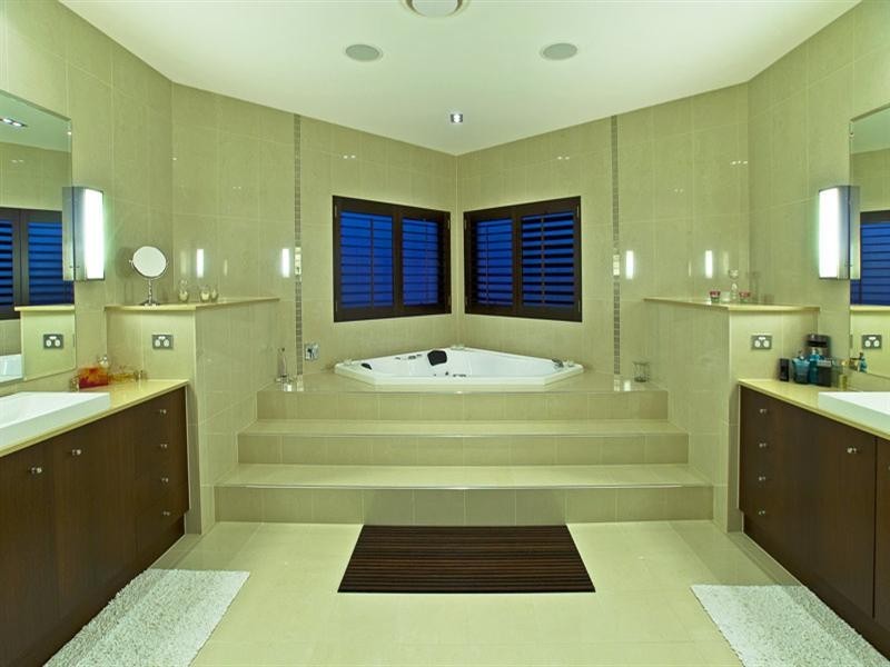 24 Nicklaus Court, Lakelands Estate, Merrimac QLD 4226