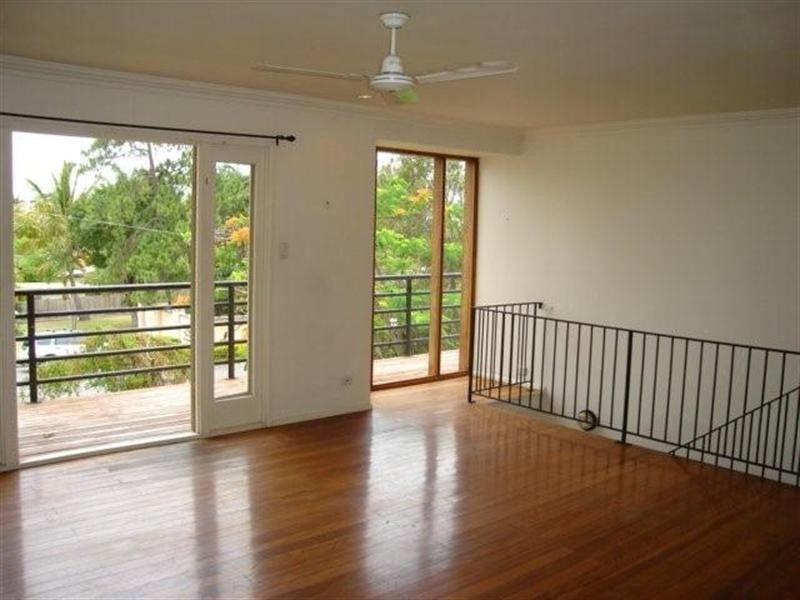 14 Cascade Avenue, Benowa QLD 4217