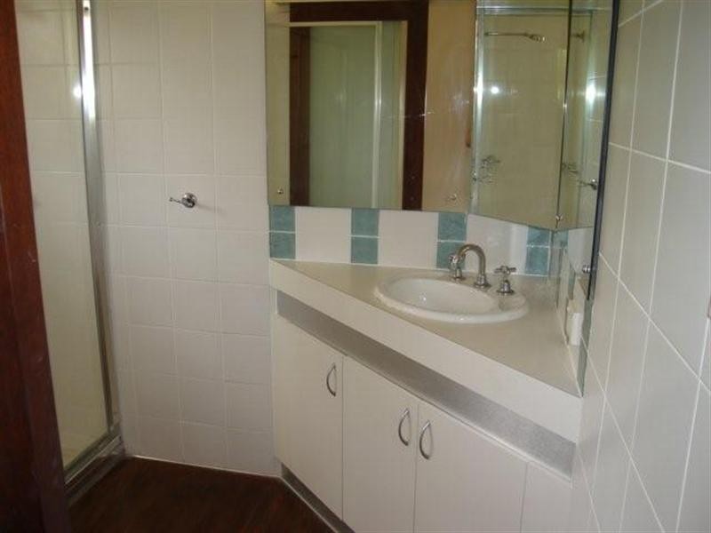 14 Cascade Avenue, Benowa QLD 4217