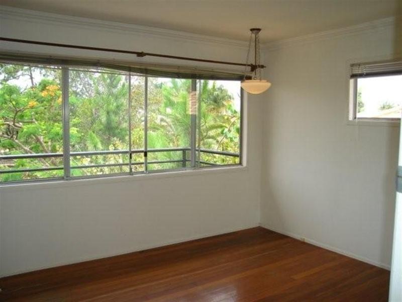 14 Cascade Avenue, Benowa QLD 4217