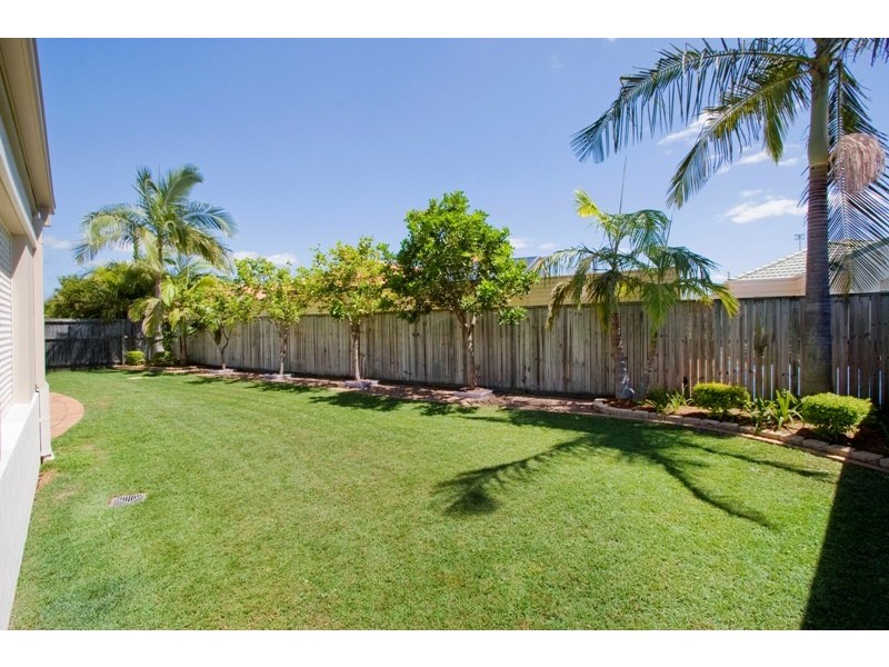 8 Stingray Crescent, Burleigh Waters QLD 4220