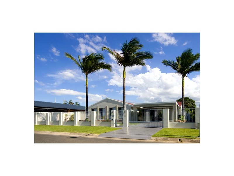 15 Tekapo Street, Broadbeach Waters QLD 4218