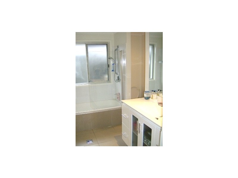 15 Tekapo Street, Broadbeach Waters QLD 4218