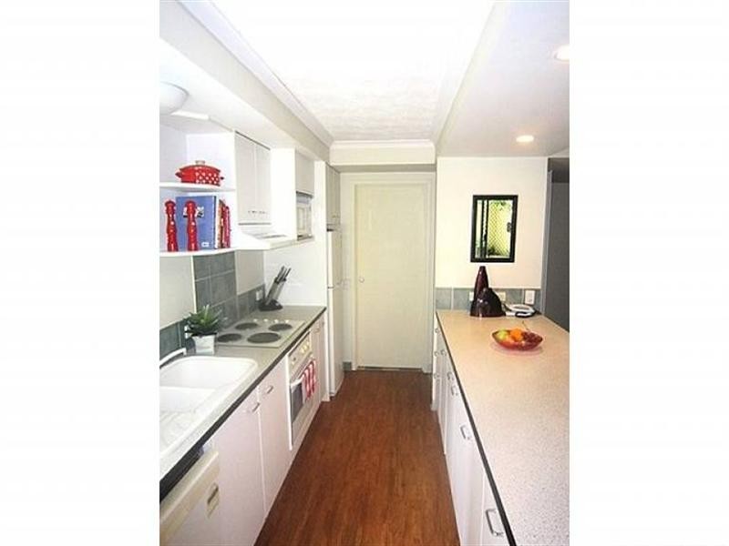 2/33 Australia Avenue, Broadbeach QLD 4218