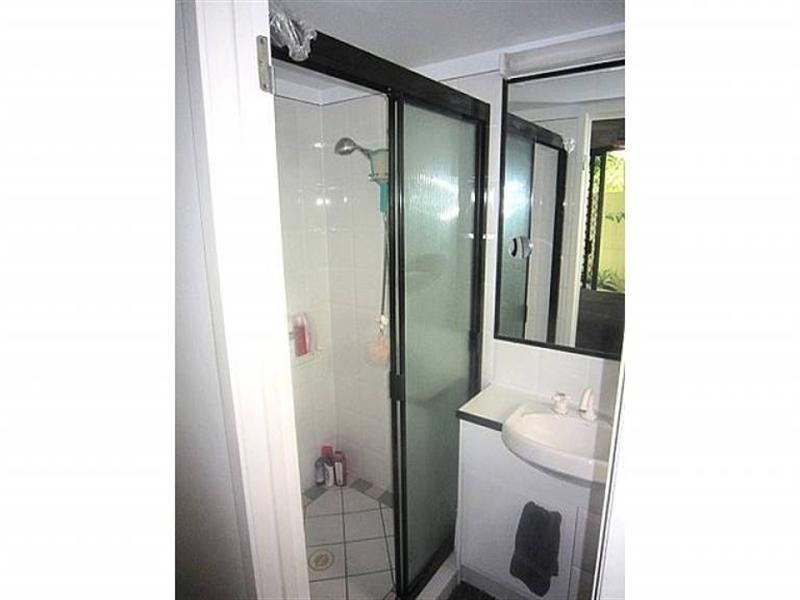 2/33 Australia Avenue, Broadbeach QLD 4218