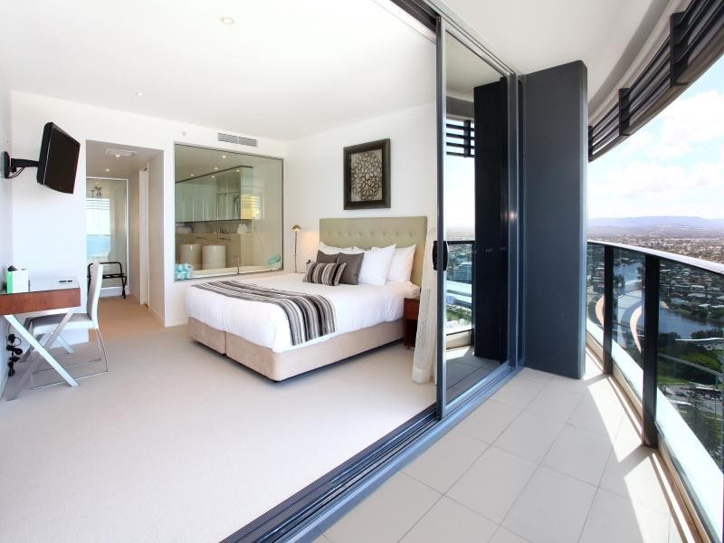 3102 Oracle, 4 Charles Avenue, Broadbeach QLD 4218