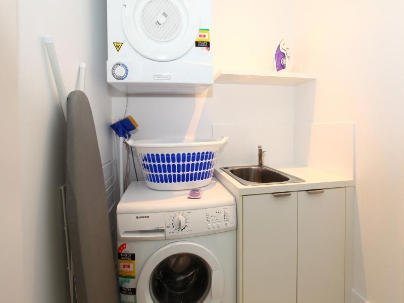 3102 Oracle, 4 Charles Avenue, Broadbeach QLD 4218