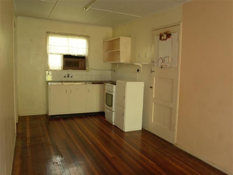 18 Allden Avenue, Labrador QLD 4215