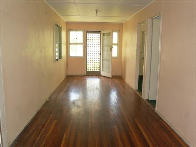 18 Allden Avenue, Labrador QLD 4215