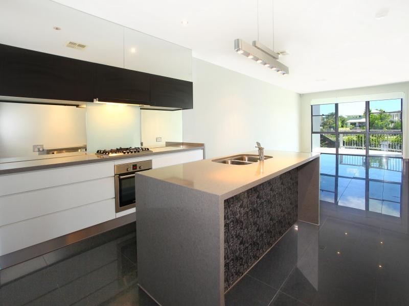 3/5021 Emerald Island Drive, Carrara QLD 4211