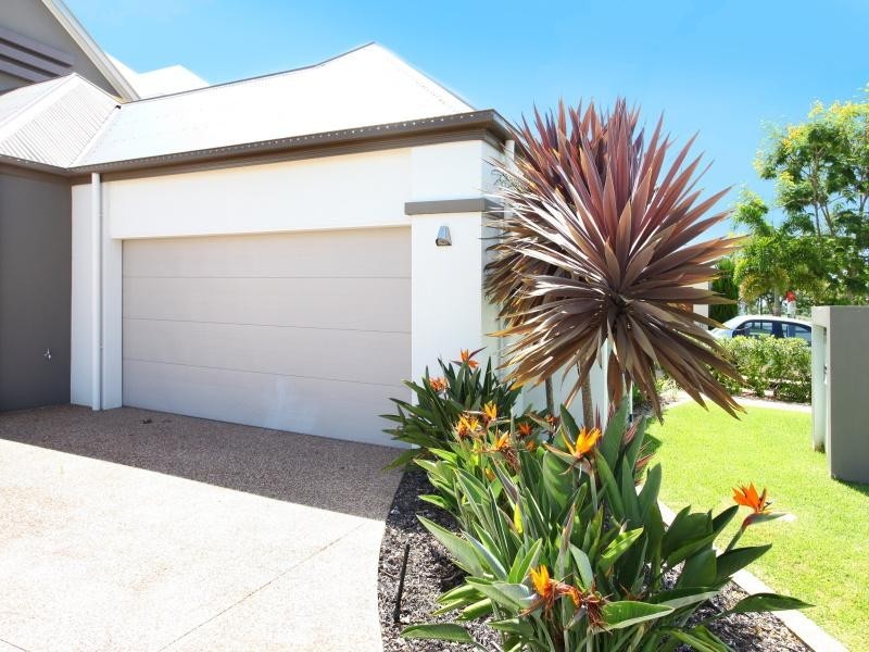 3/5021 Emerald Island Drive, Carrara QLD 4211