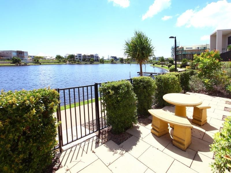 3/5021 Emerald Island Drive, Carrara QLD 4211