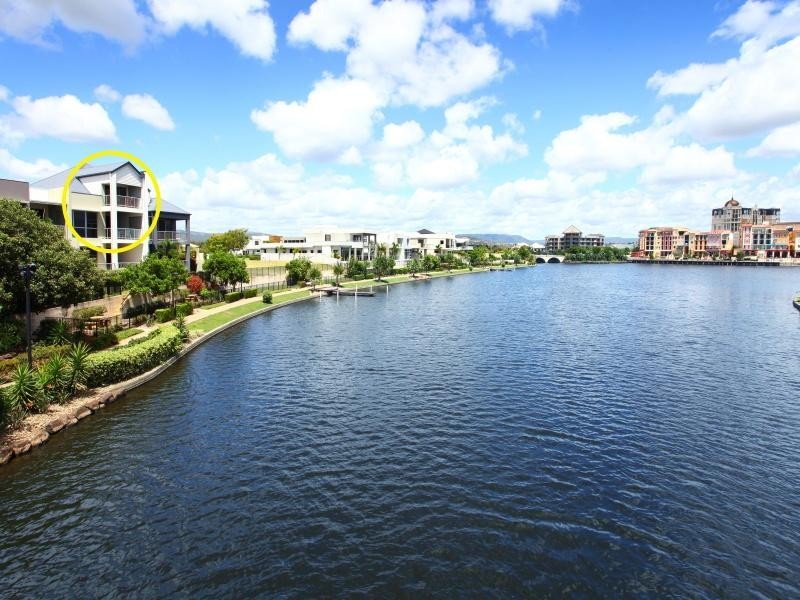 5/5019 Emerald Island Drive, Carrara QLD 4211