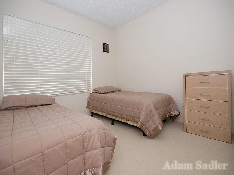 4/11 Britannia Avenue, Broadbeach QLD 4218