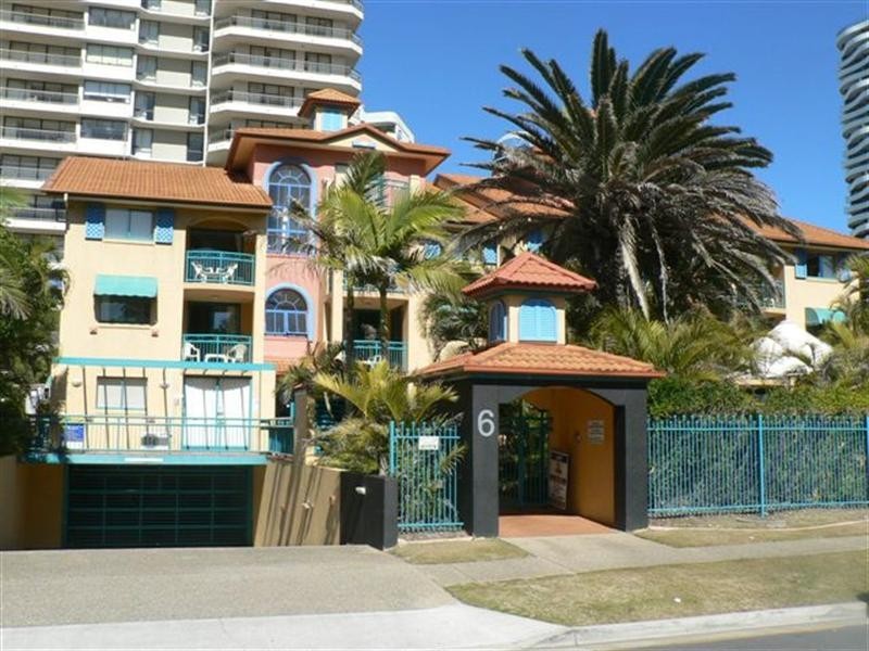 17/4-6 Queensland Avenue, Broadbeach QLD 4218