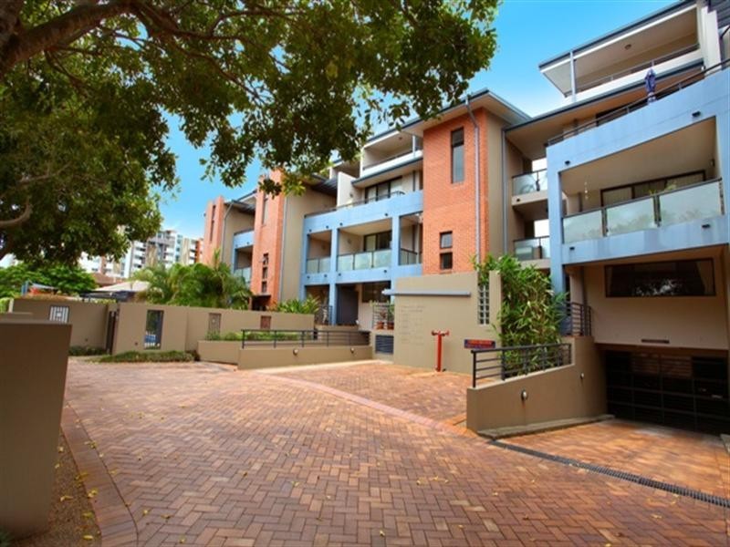 13/20 Illawong Street, Surfers Paradise QLD 4217